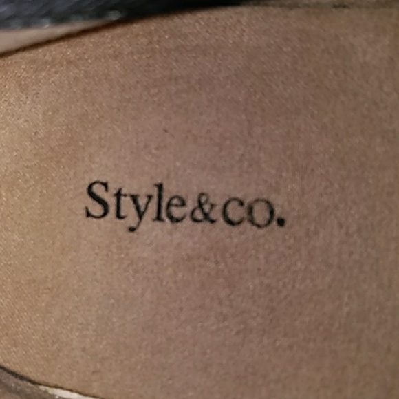 Size 8 black shoes with studded sparkles on the to - Picture 5 of 5